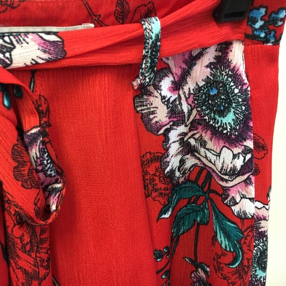 Floral Red Tie Waist Shorts - Picture 3 of 5